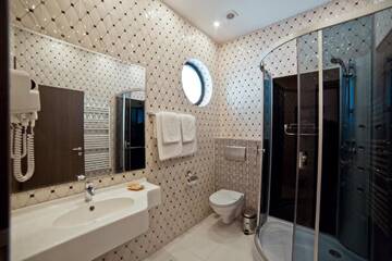Фото номера Улучшенный двухместный номер с 1 кроватью Отель Hotel Evergreen г. Амара 4