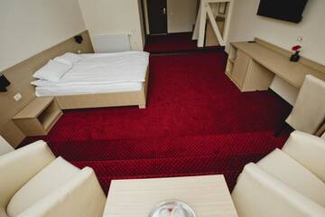 Фото номера Улучшенный номер с кроватью размера «king-size» Отель Hotel Evergreen г. Амара 3